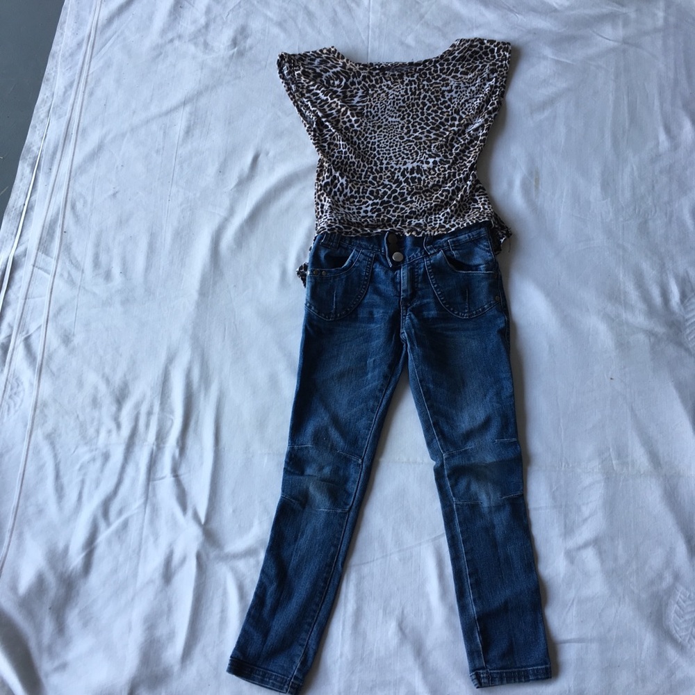 Jeans and leopard print top
